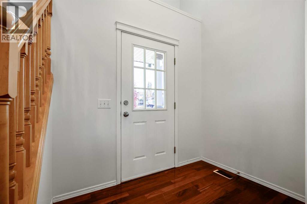 44 Rocky Ridge Close Nw Property Photo 2