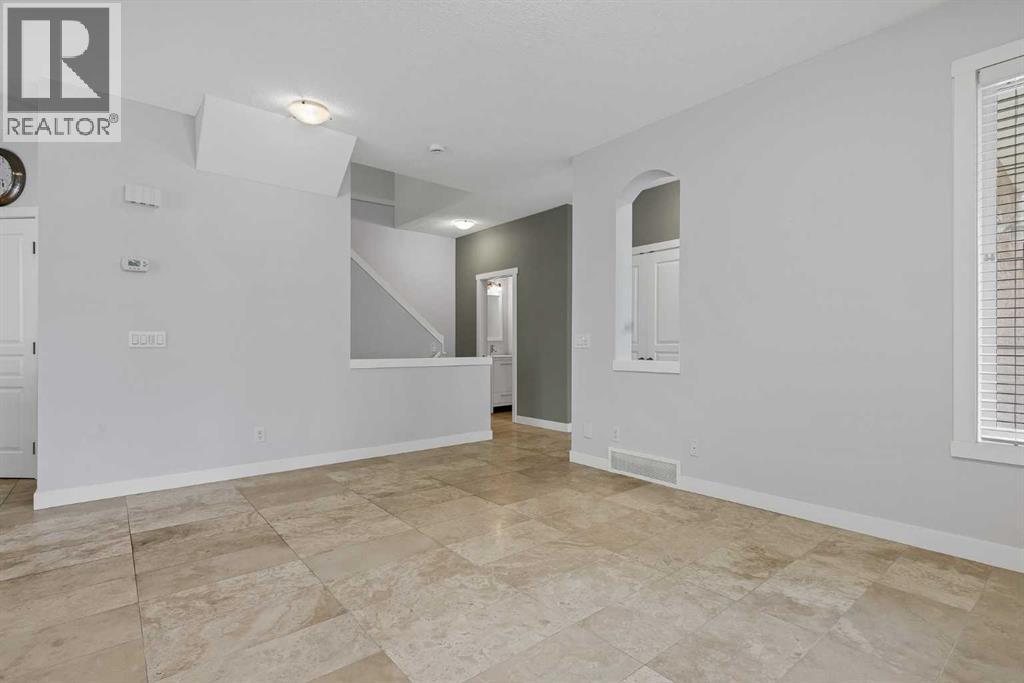 37 Cranleigh Heath Se Property Photo 6