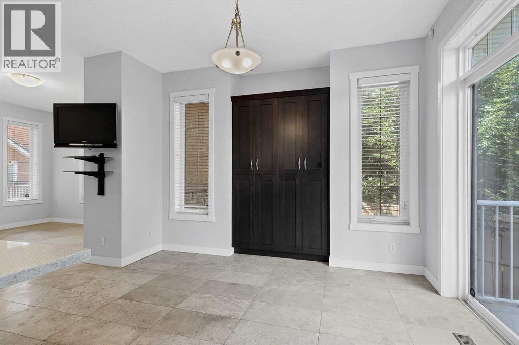 37 Cranleigh Heath Se Property Photo 7