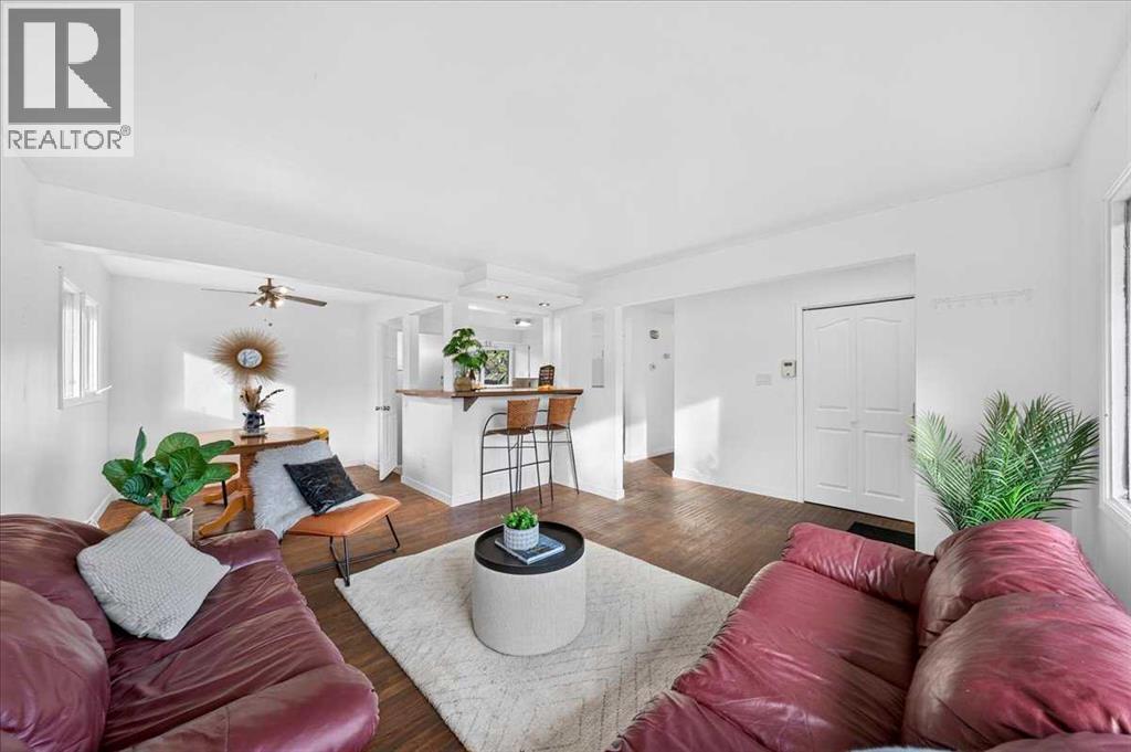 8 Hogarth Crescent Sw Property Photo 6