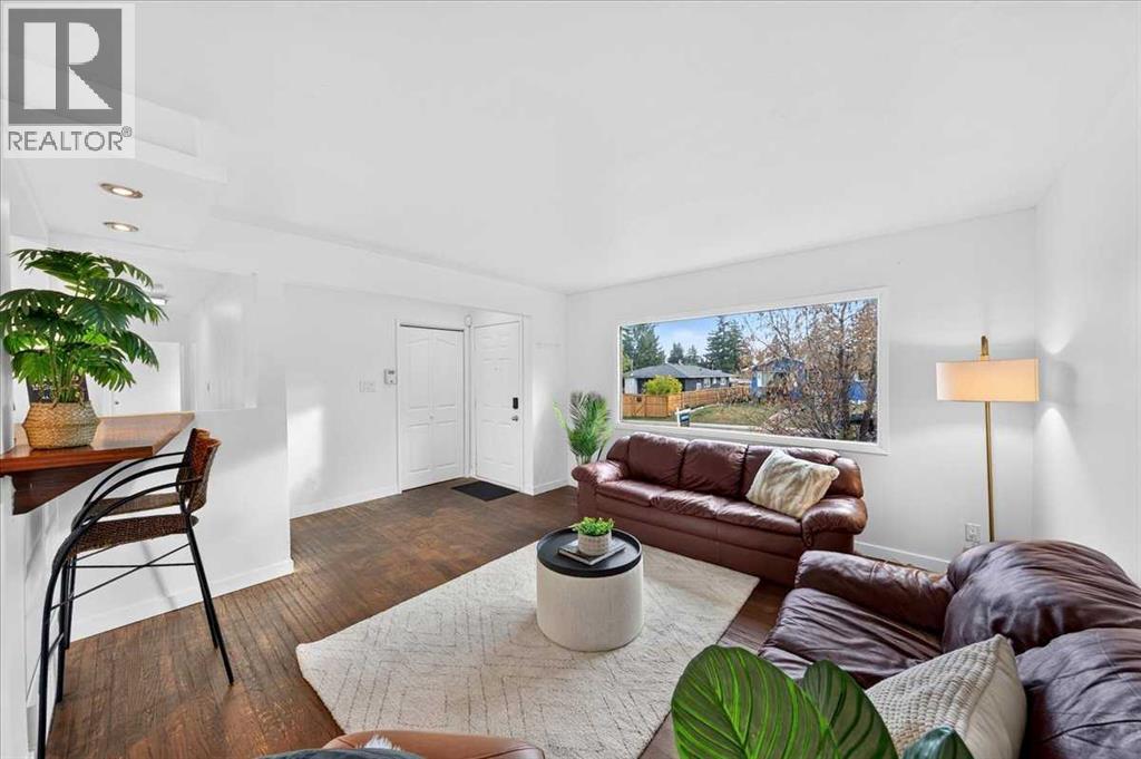 8 Hogarth Crescent Sw Property Photo 7