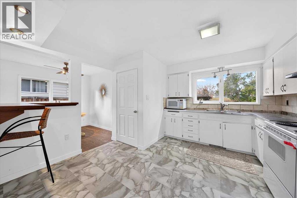 8 Hogarth Crescent Sw Property Photo 11