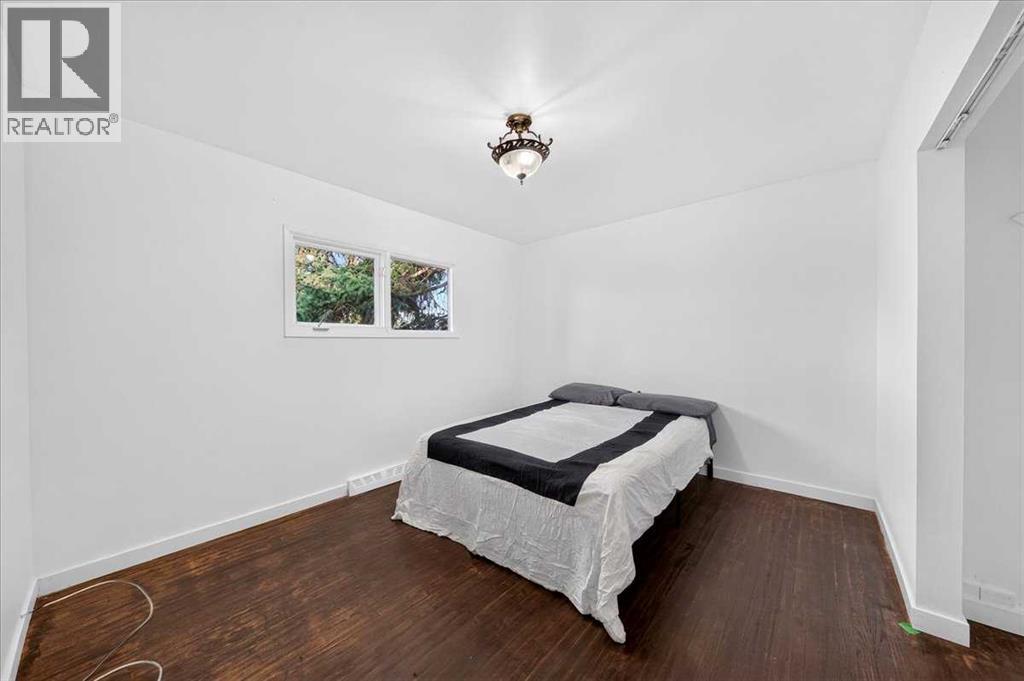 8 Hogarth Crescent Sw Property Photo 14