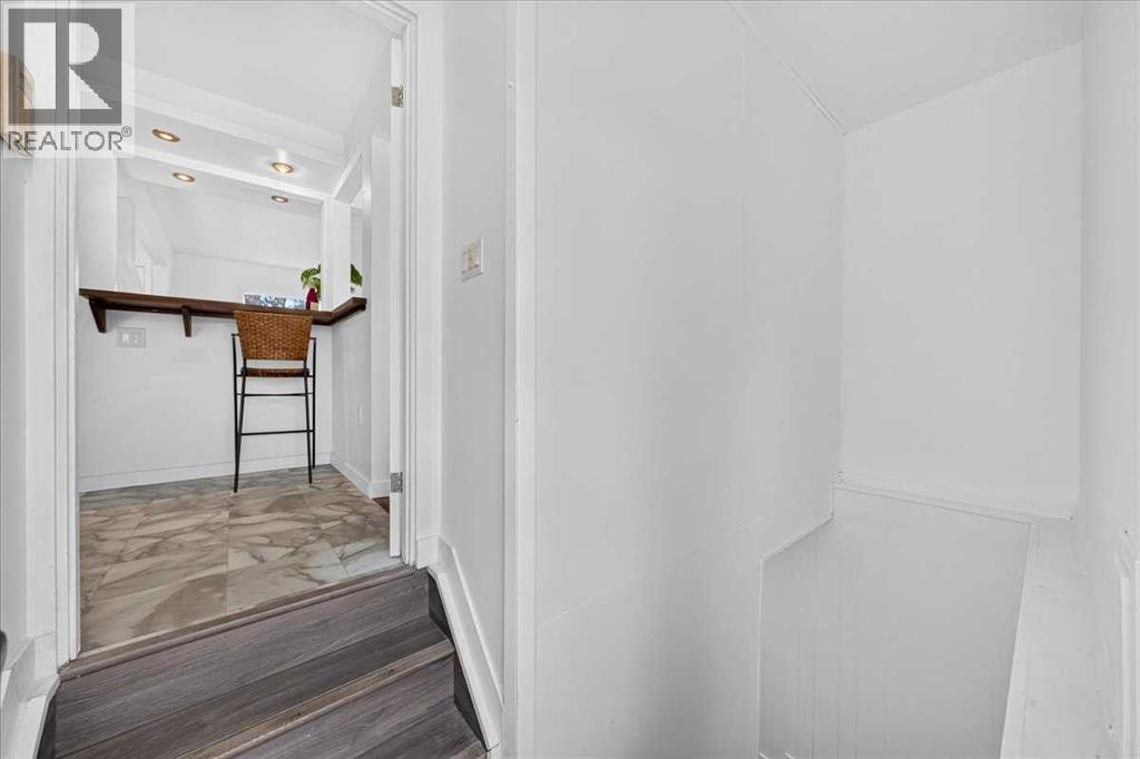8 Hogarth Crescent Sw Property Photo 17
