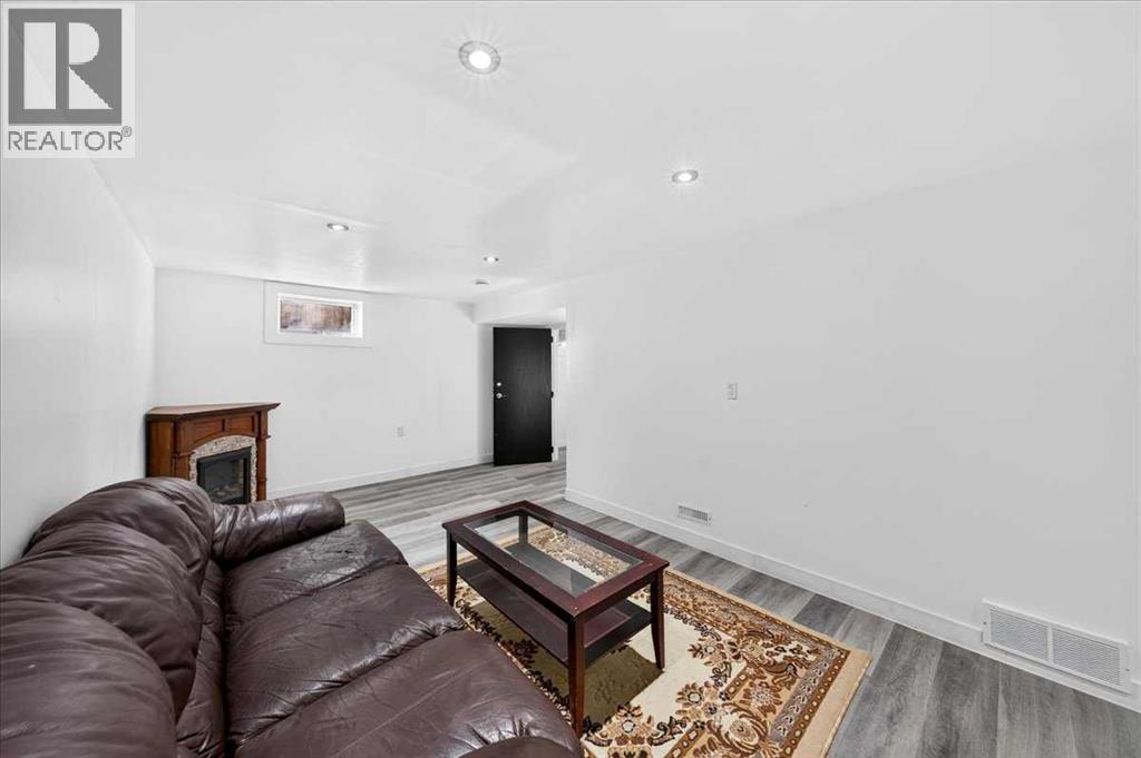 8 Hogarth Crescent Sw Property Photo 19