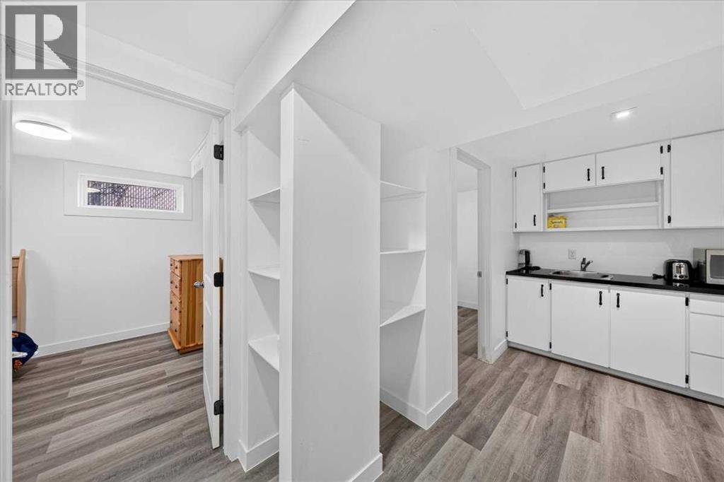 8 Hogarth Crescent Sw Property Photo 24