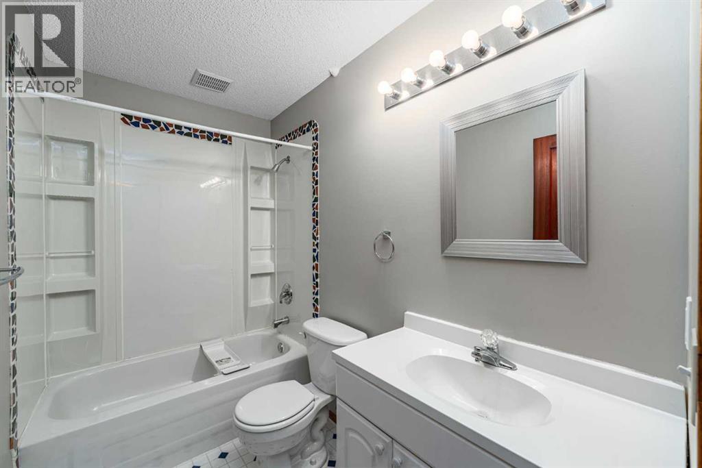 202 Panorama Hills Close Nw Property Photo 26
