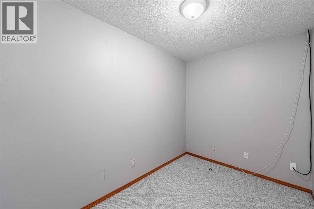 202 Panorama Hills Close Nw Property Photo 28