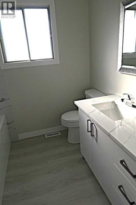 2015 19 Avenue Property Photo 9
