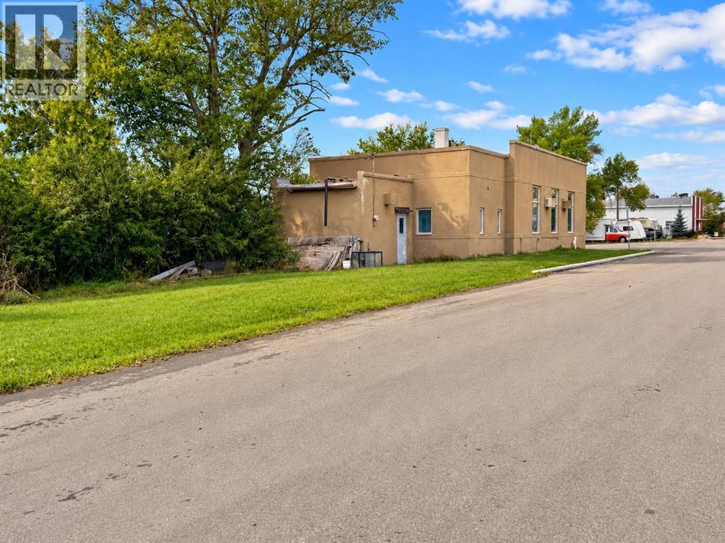 721 Broadway Road Property Photo 2