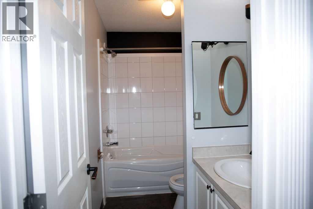 110 Bird Crescent Property Photo 14