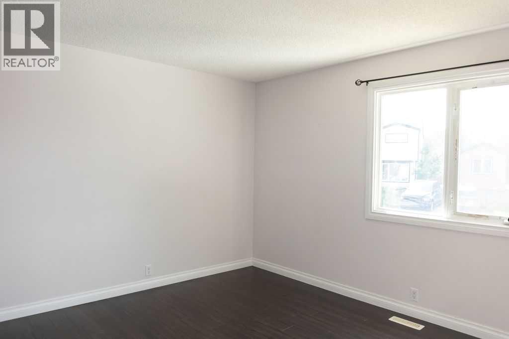 110 Bird Crescent Property Photo 16