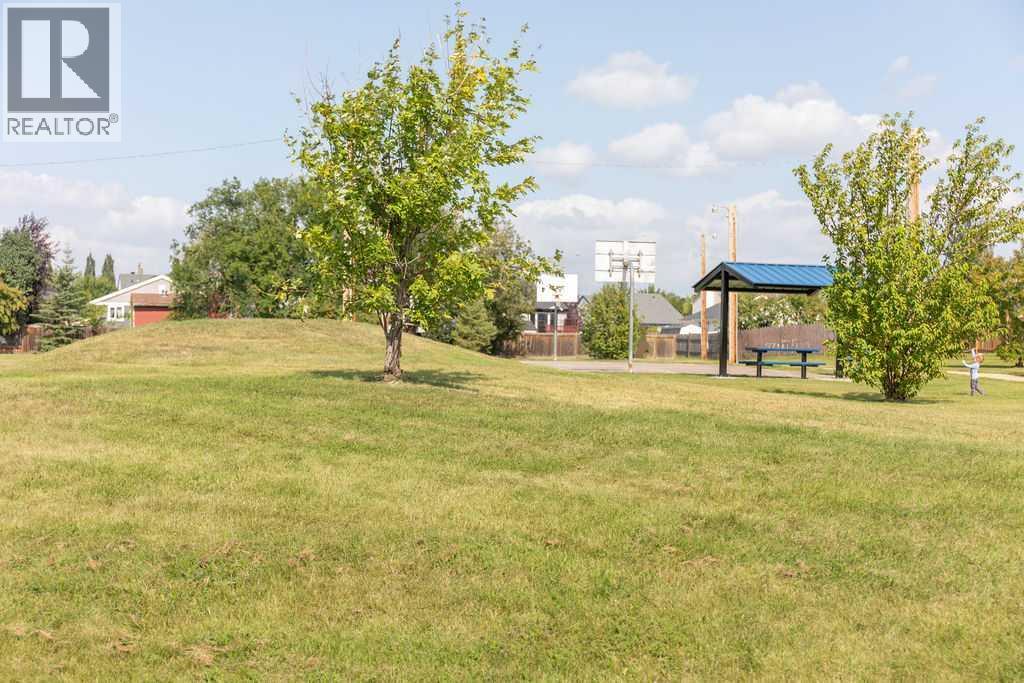 110 Bird Crescent Property Photo 37