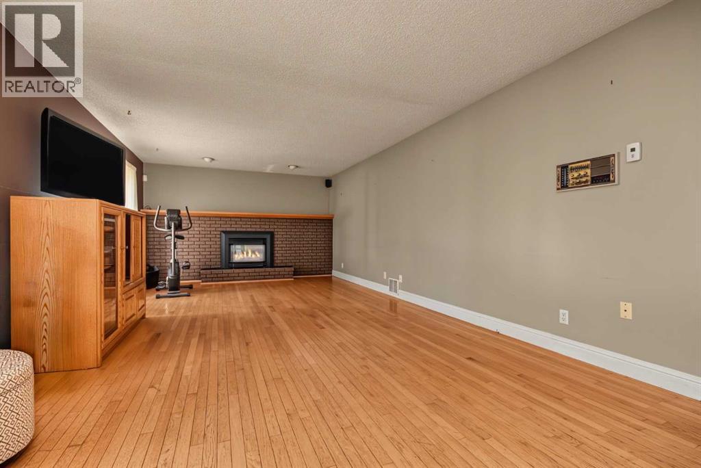 9816 105 Avenue Property Photo 7