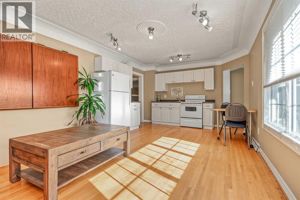 9816 105 Avenue Property Photo 18