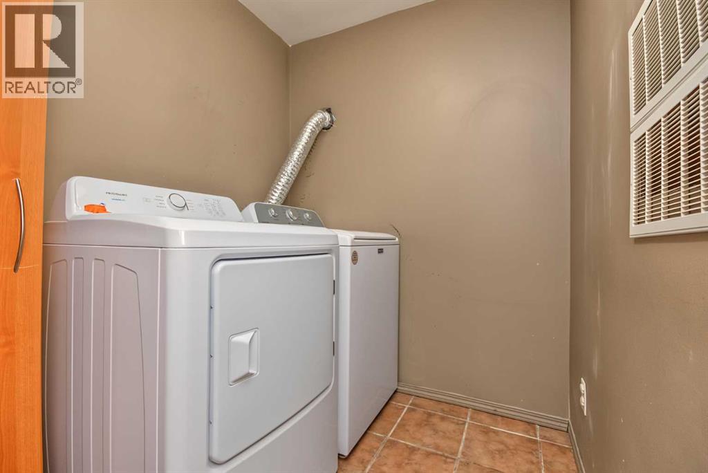 9816 105 Avenue Property Photo 32