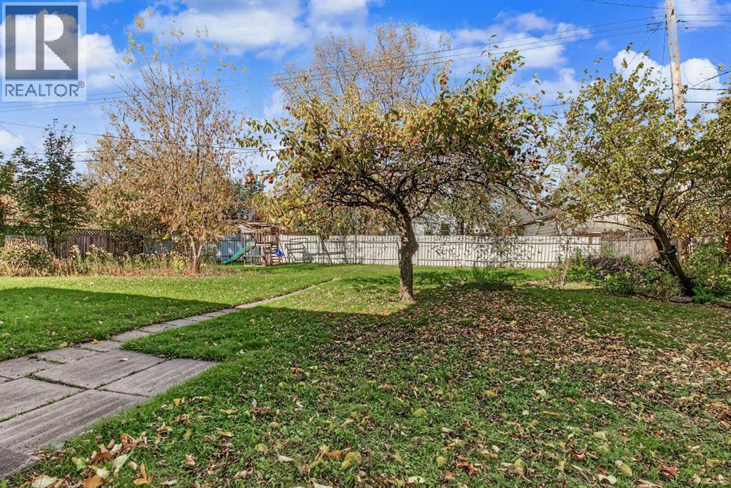 9816 105 Avenue Property Photo 33