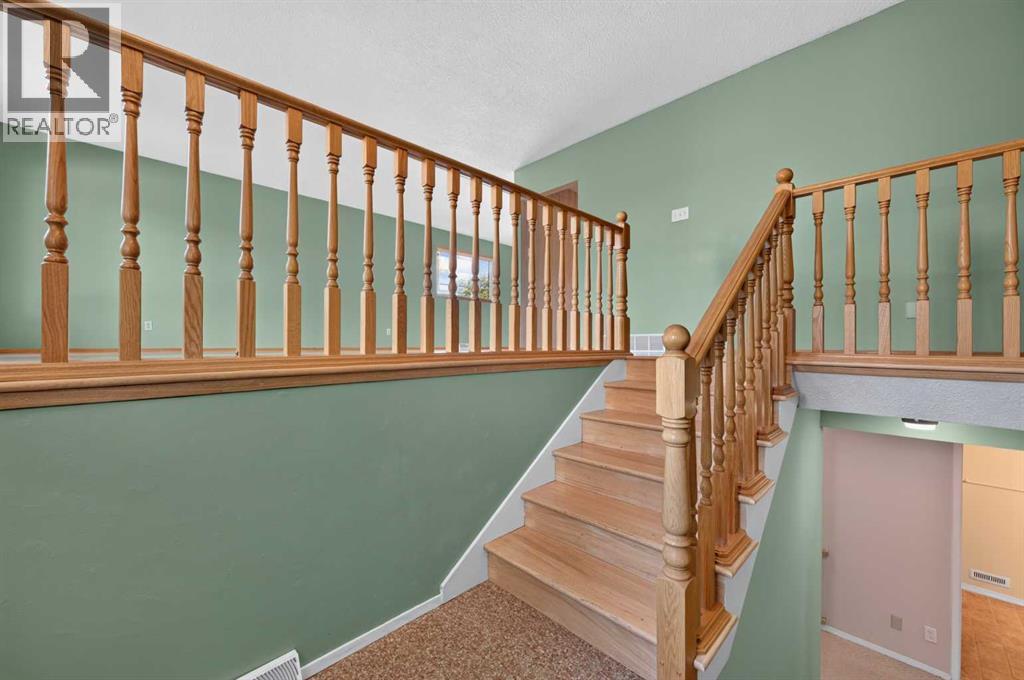 637 Willowburn Crescent Se Property Photo 5