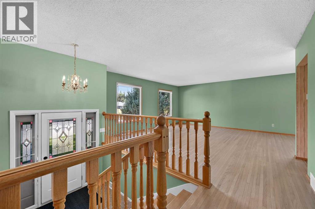637 Willowburn Crescent Se Property Photo 6