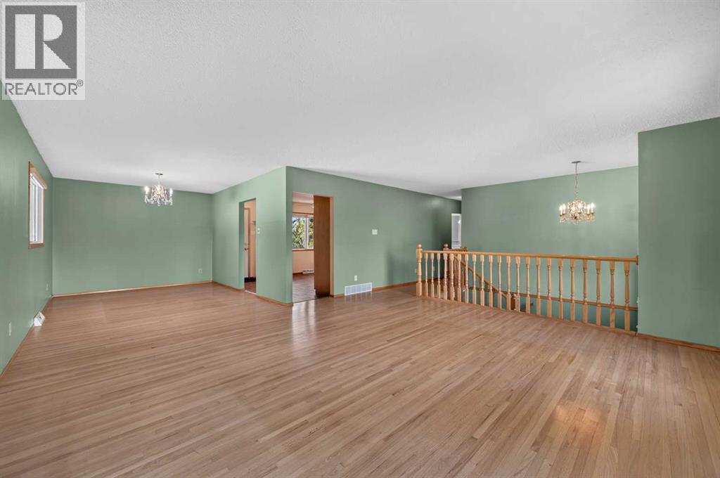 637 Willowburn Crescent Se Property Photo 9
