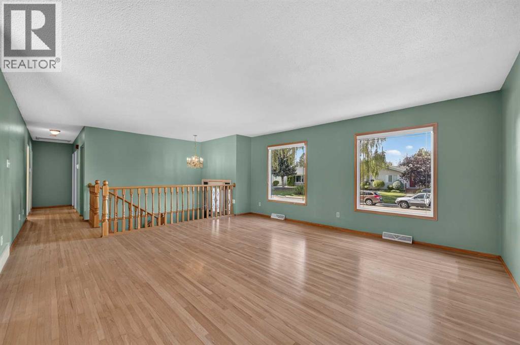 637 Willowburn Crescent Se Property Photo 10