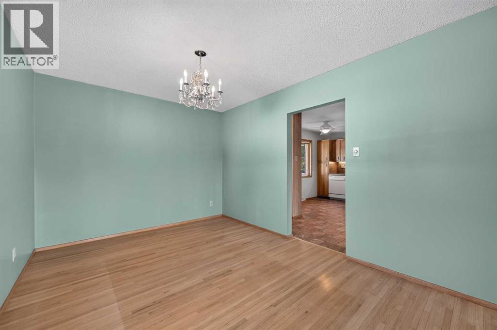 637 Willowburn Crescent Se Property Photo 11