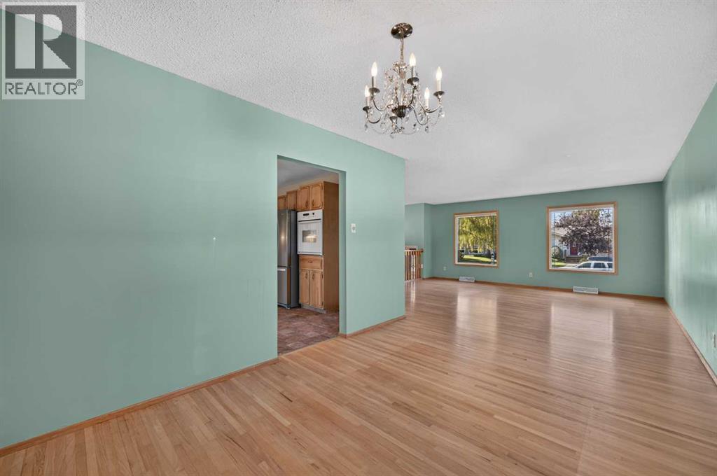 637 Willowburn Crescent Se Property Photo 13