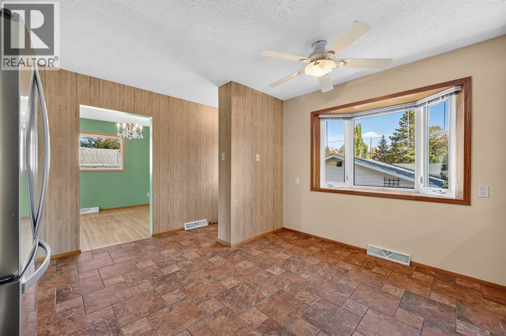 637 Willowburn Crescent Se Property Photo 18