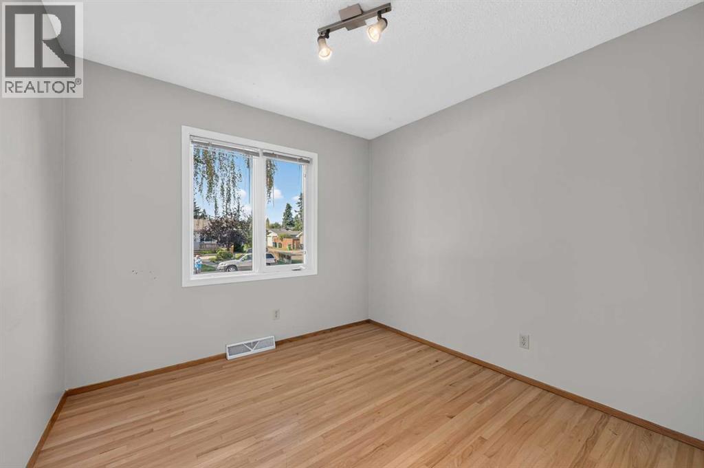 637 Willowburn Crescent Se Property Photo 25