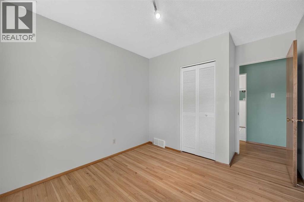 637 Willowburn Crescent Se Property Photo 26