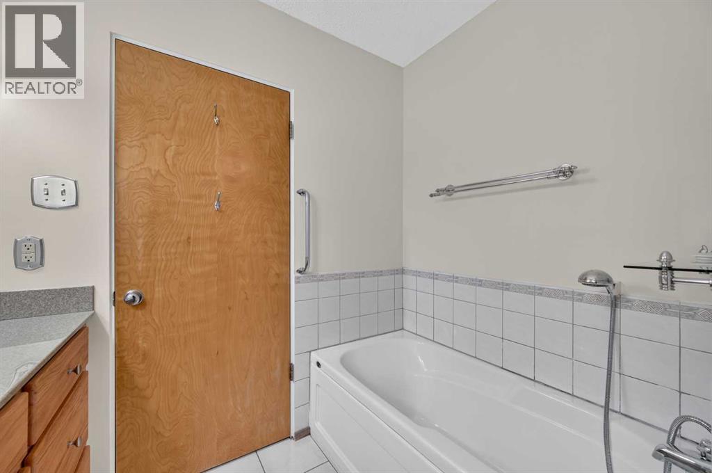 637 Willowburn Crescent Se Property Photo 28