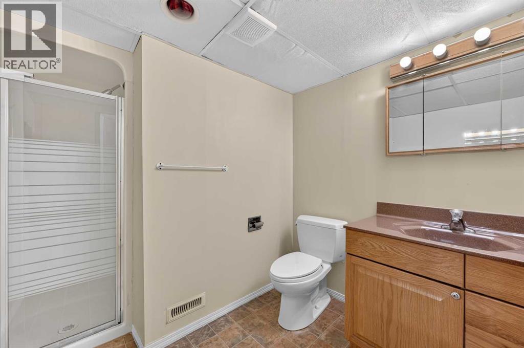 637 Willowburn Crescent Se Property Photo 37