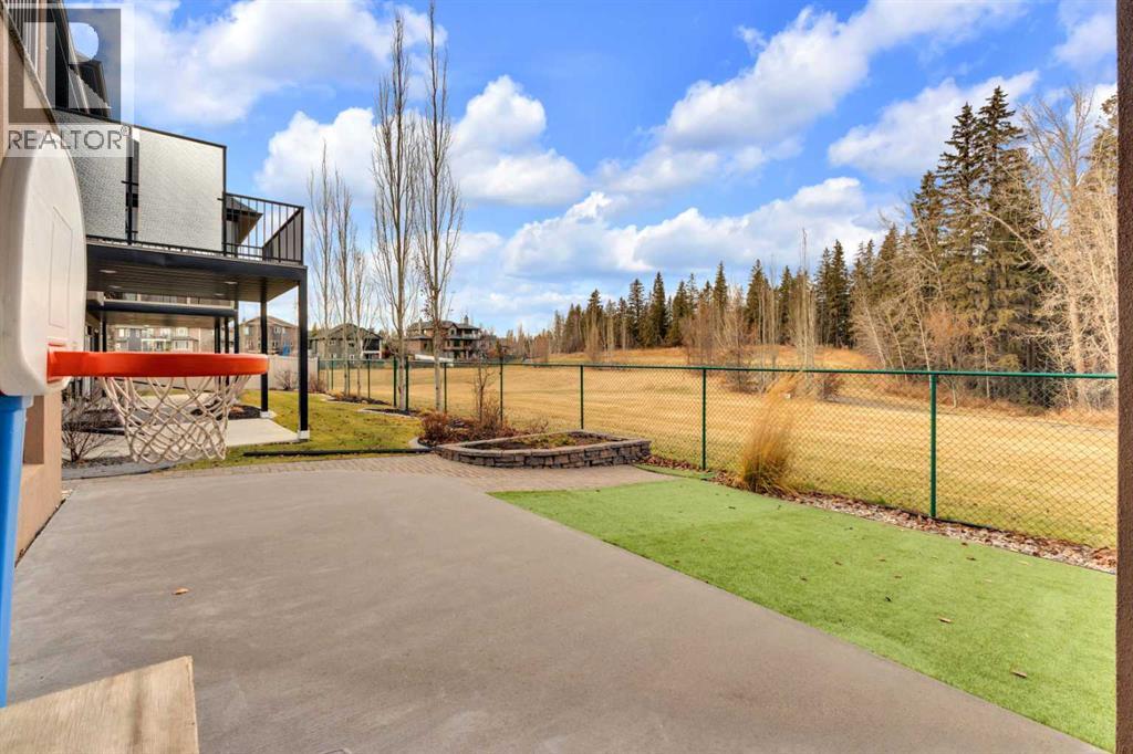 38 Grove Close Property Photo 43