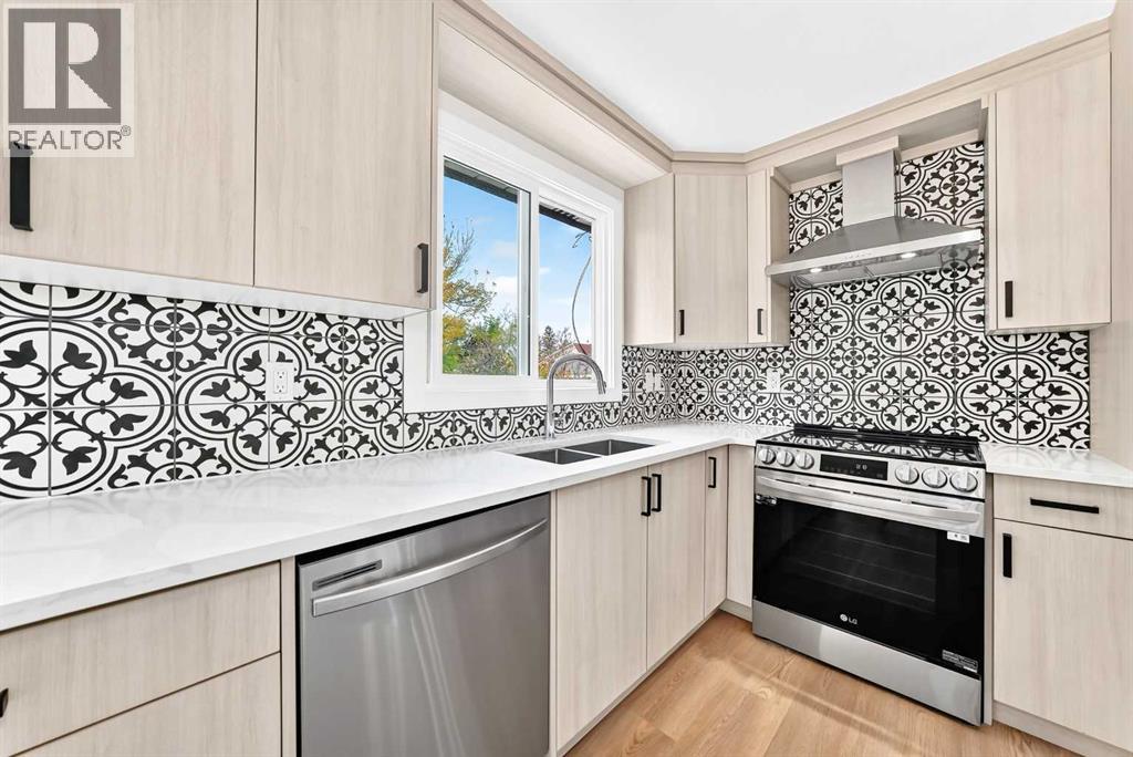 856 Rundlecairn Way NE Property Photo 1