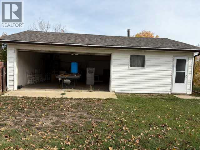 432 Center Street Property Photo 4