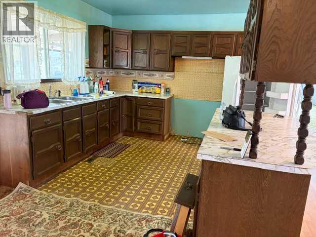 432 Center Street Property Photo 11