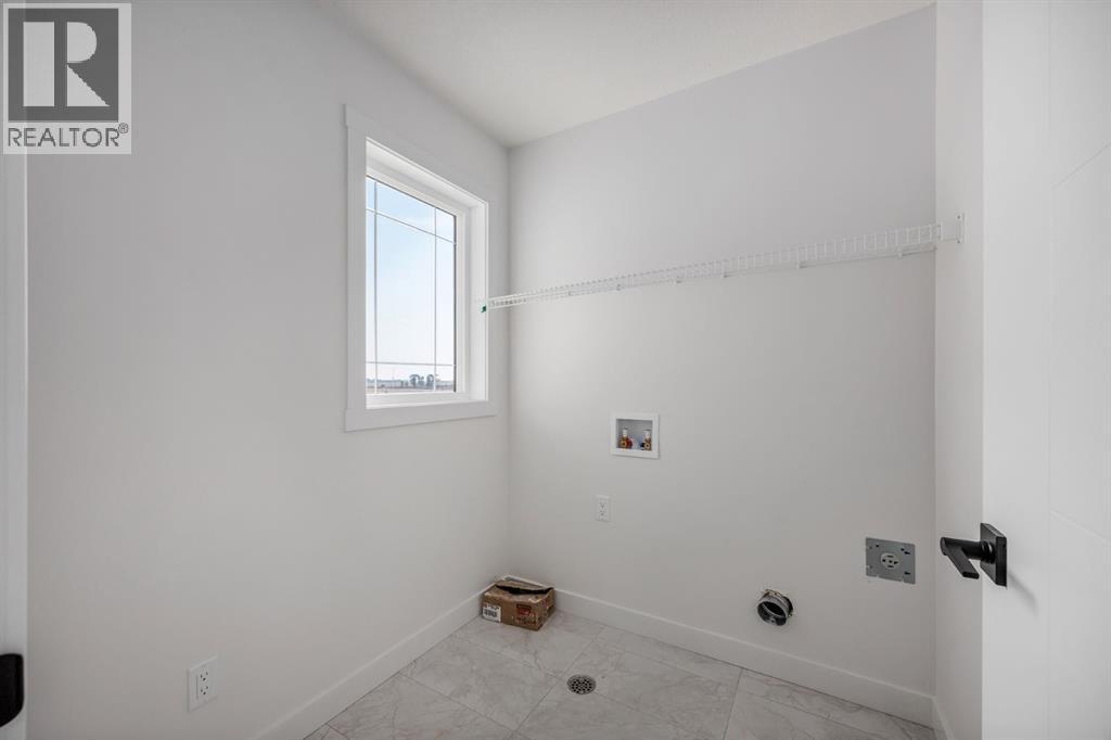 142 Lakewood Crescent Property Photo 32