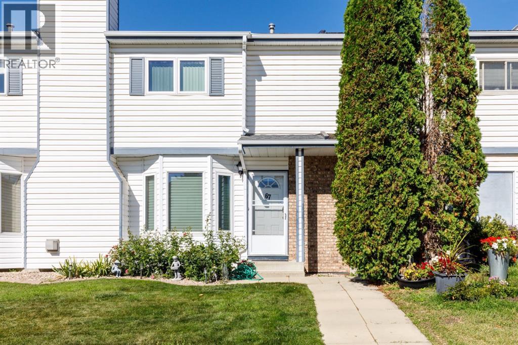 67 Elwell Close Property Photo 1