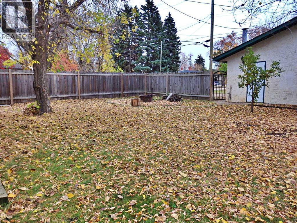 4801 53 Avenue Property Photo 2