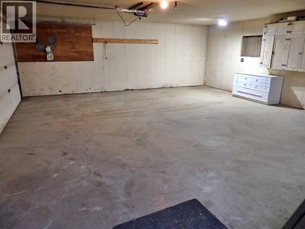 4801 53 Avenue Property Photo 6