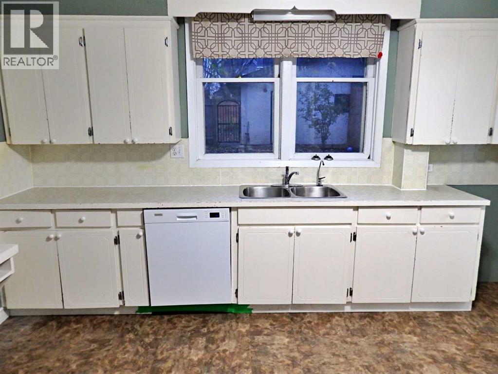 4801 53 Avenue Property Photo 19