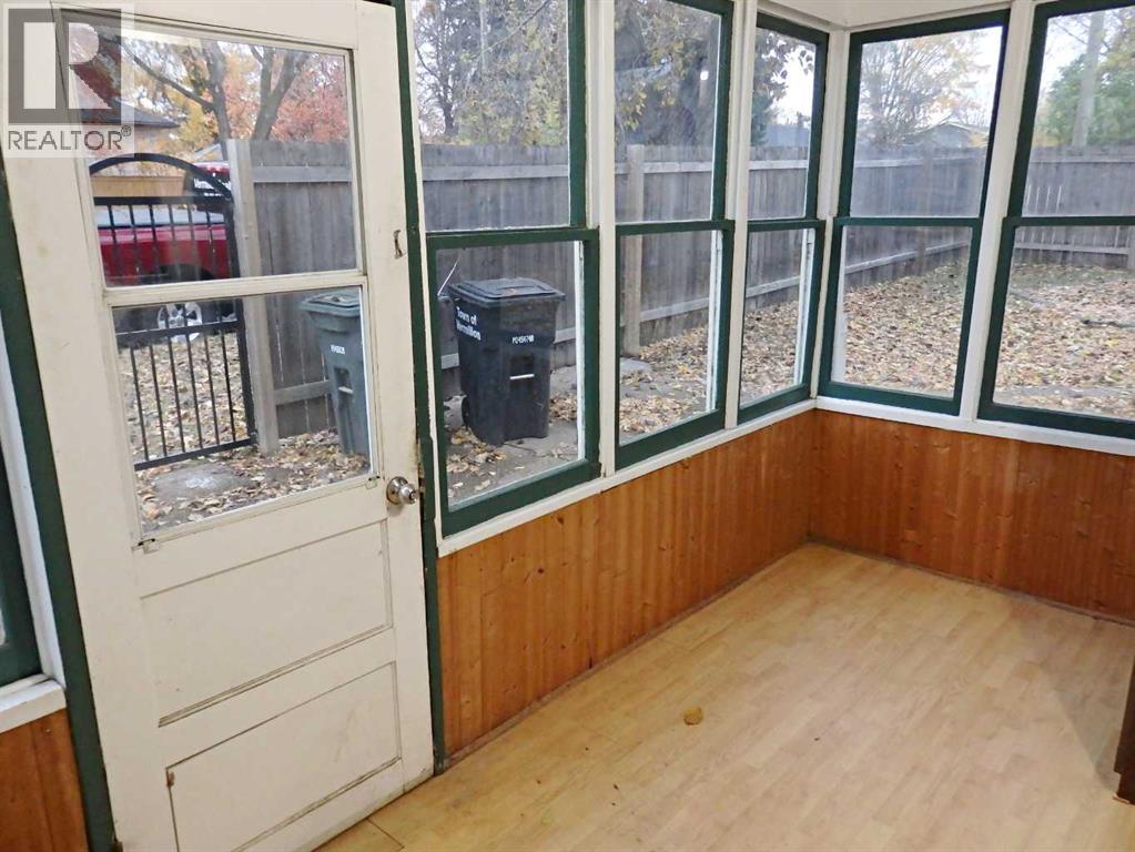 4801 53 Avenue Property Photo 24