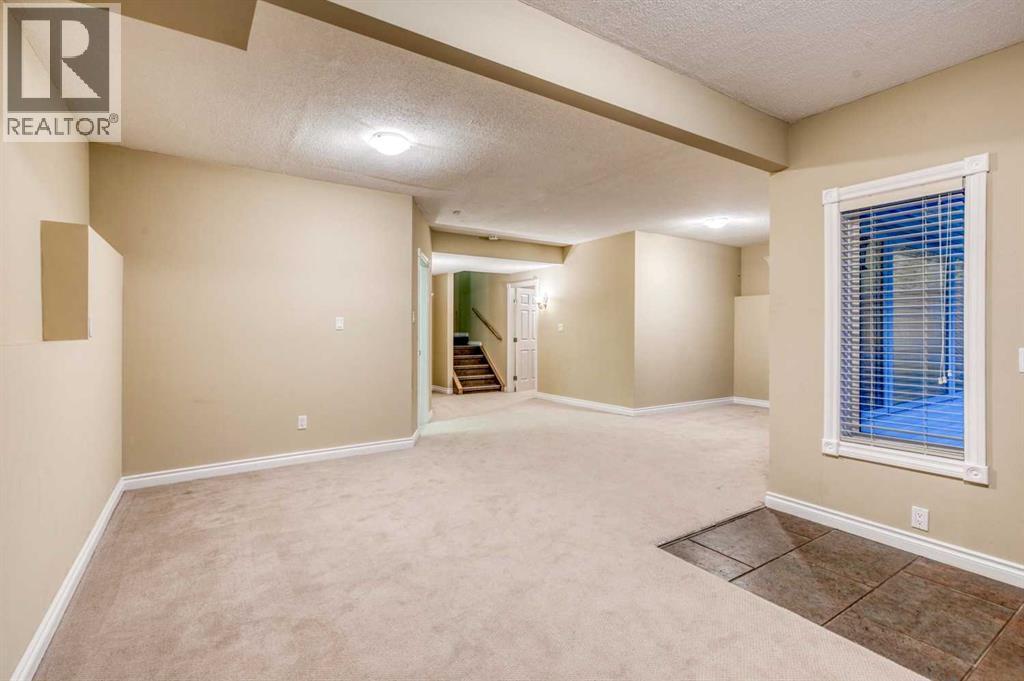 763 Cimarron Close Property Photo 33