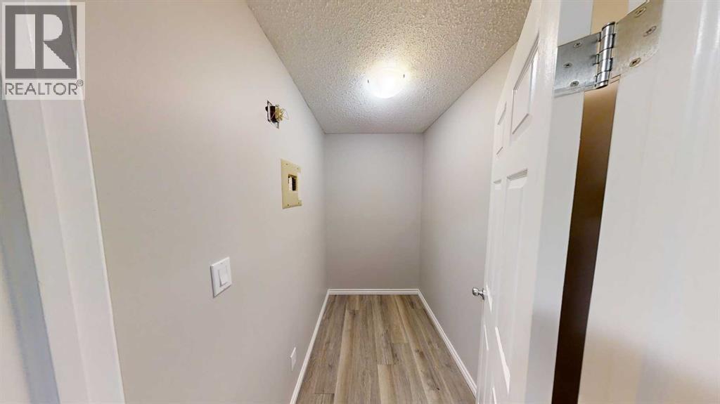 10028 105 Avenue Property Photo 9