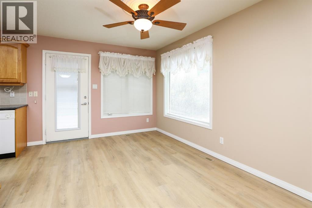 429 S 2 Street W Property Photo 8