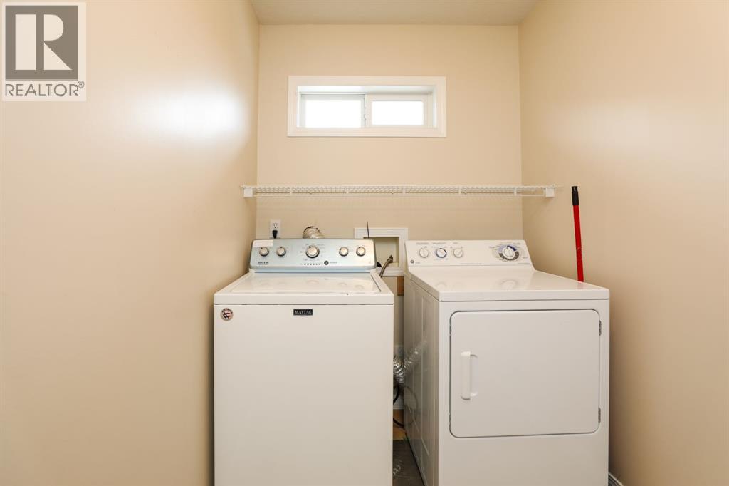 429 S 2 Street W Property Photo 12