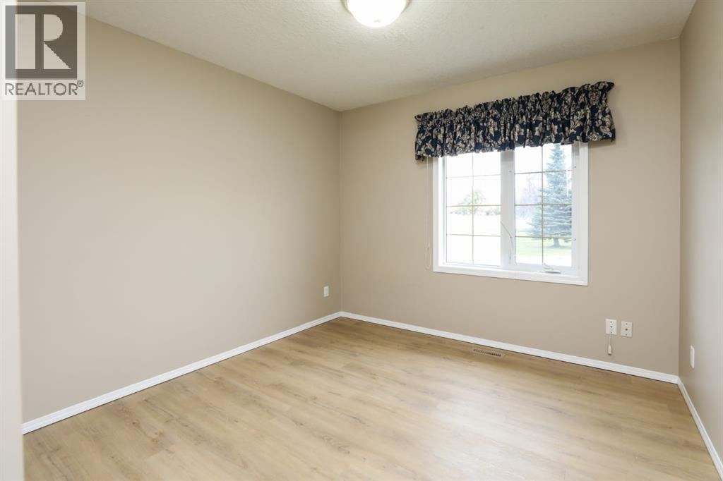 429 S 2 Street W Property Photo 15