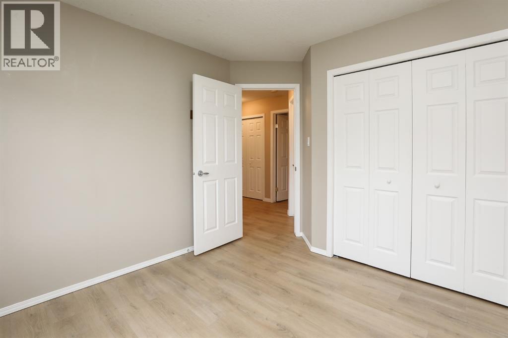429 S 2 Street W Property Photo 16