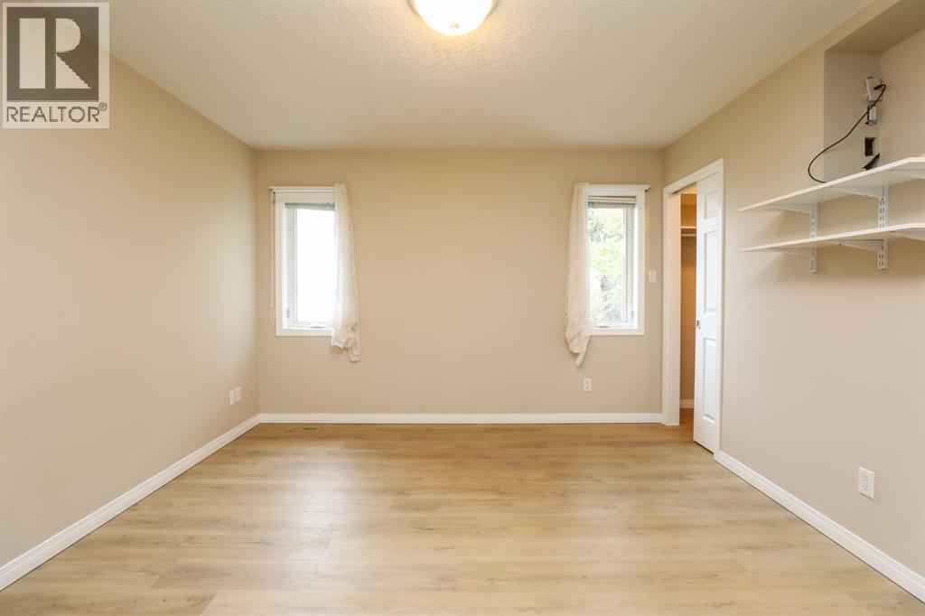 429 S 2 Street W Property Photo 18