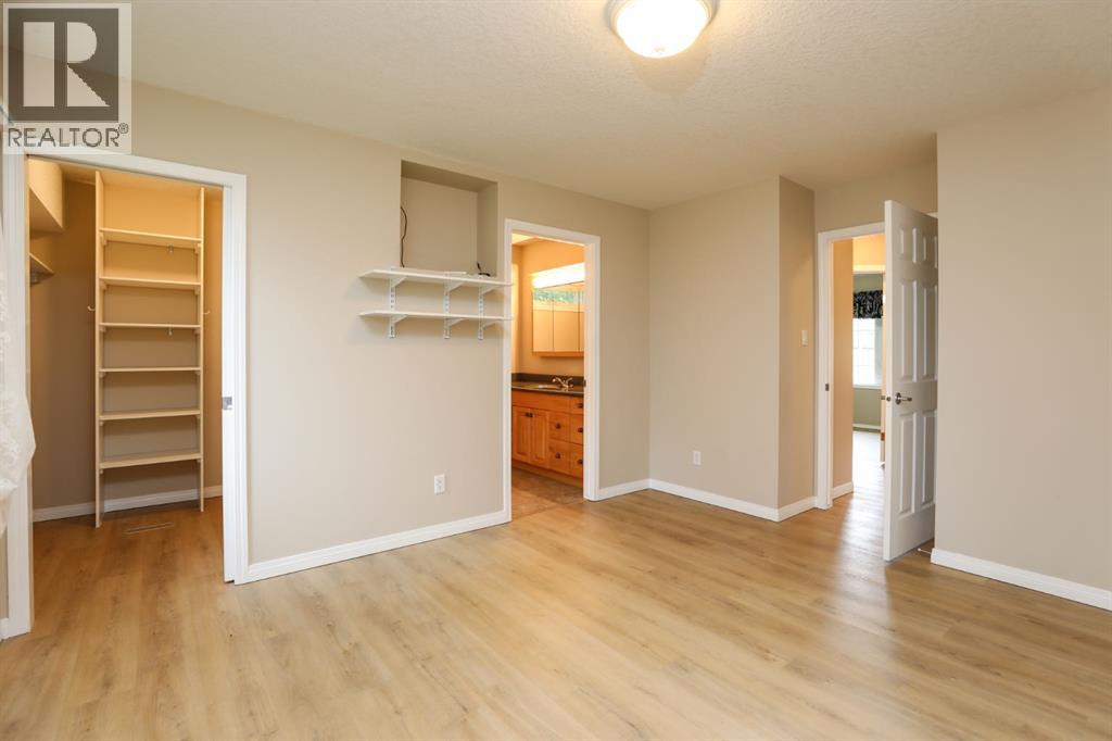 429 S 2 Street W Property Photo 19